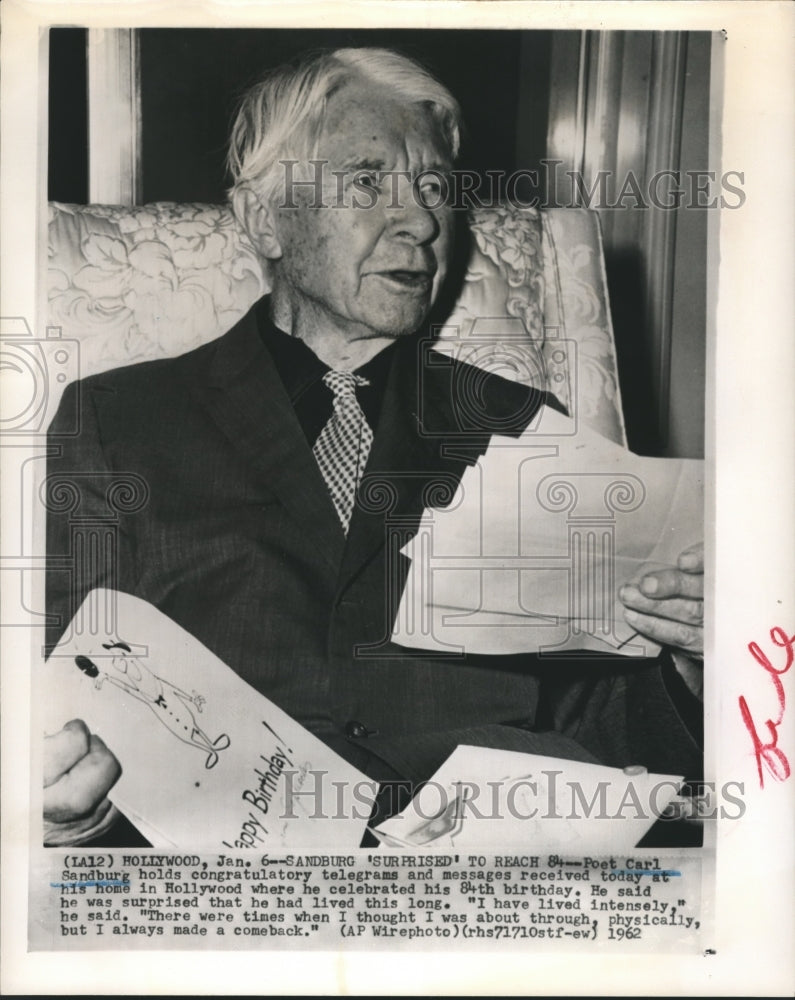 1962 Press Photo poet Carl Sandburg celebrates 84th birthday in Hollywood