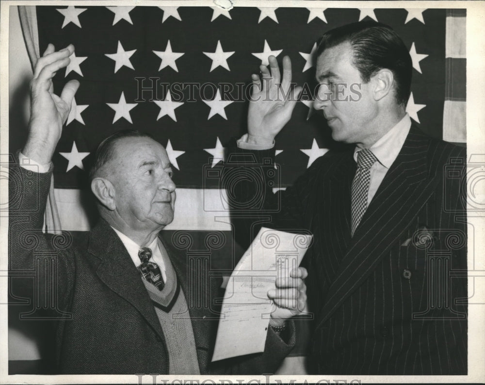 1943 Press Photo actor Walter Pidgeon to become U.S. Citizen - sbx05660