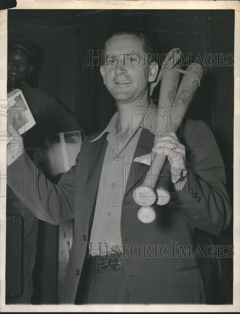 1941 Press Photo St. Louis Browns' Raymond 'Rip' Radcliff sold to the Tigers