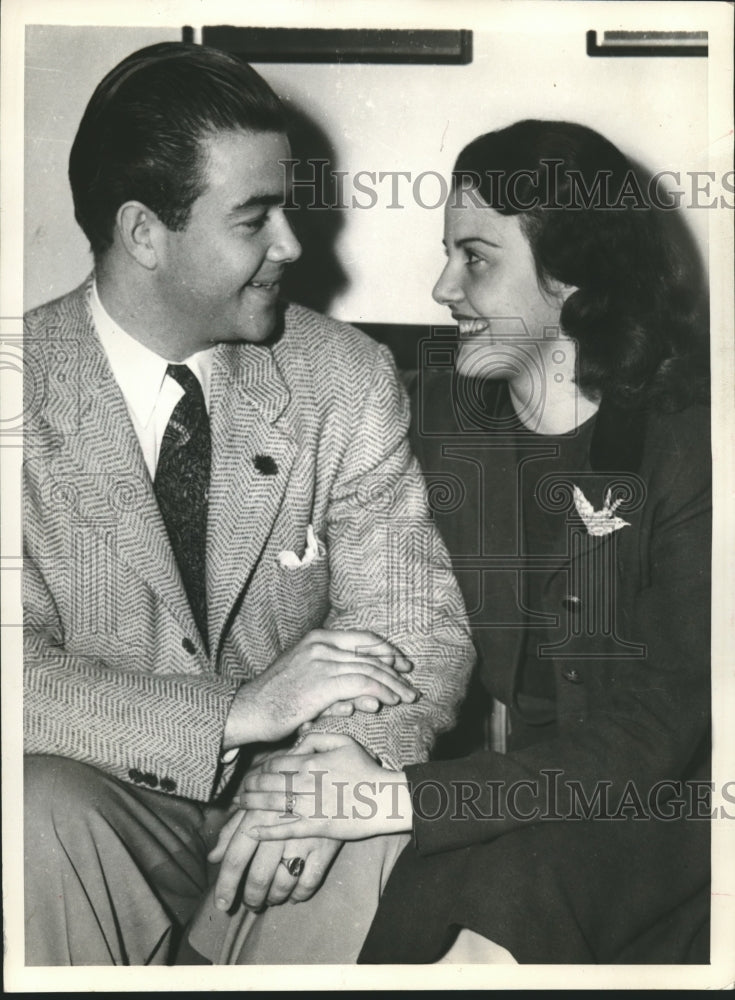 1941 Press Photo Actress Olympe Bradna and fiance Douglas Wood Wilhoit