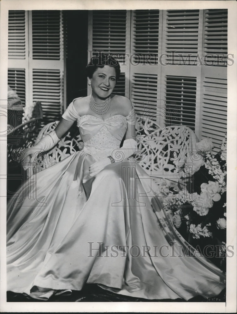 Press Photo Louella Parsons columnist for newspapers - sbx07171