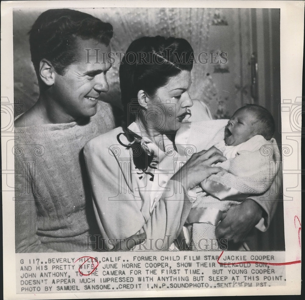 1946 Press Photo Jackie Cooper With his Wife June and Their Week old son John