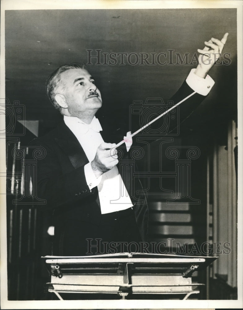 1945 Press Photo Arthur Fiedler noted conductor of Boston Pops orchestra