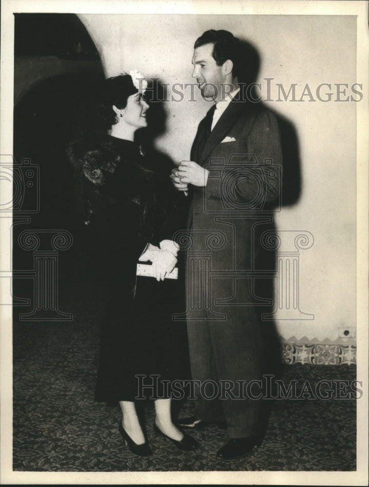 1936 Press Photo Fred MacMurray & Lillian Lamonte model after wedding