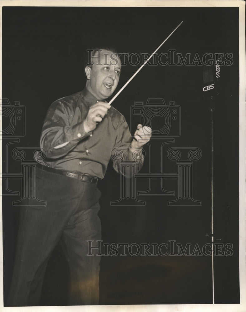 1940 Press Photo Howard Barlow, Conductor of CBS Symphony - sbx08463