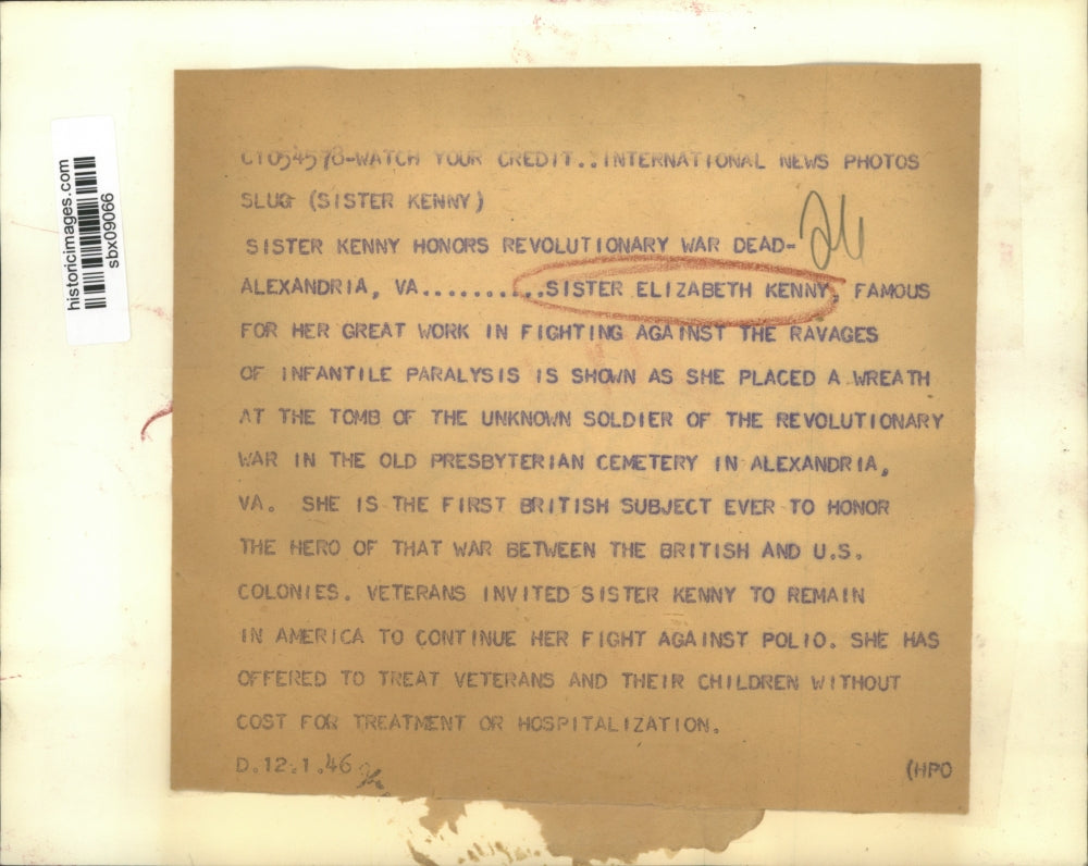 1946 Press Photo Sis. Elizabeth Kenny lays wreath for Revolutionary War Victims