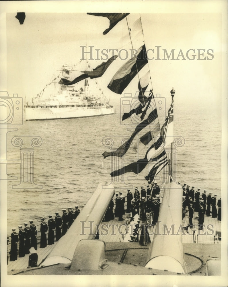 1937 Press Photo HMS Iron Duke Foredeck as Crews Waits on King's Yacht