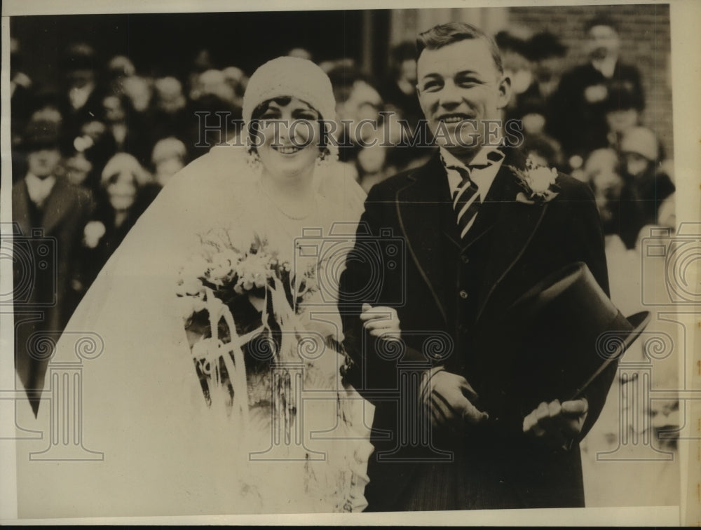 1928 Press Photo Featherweight Champion Richard Finnegan and bride Eugenia Carr