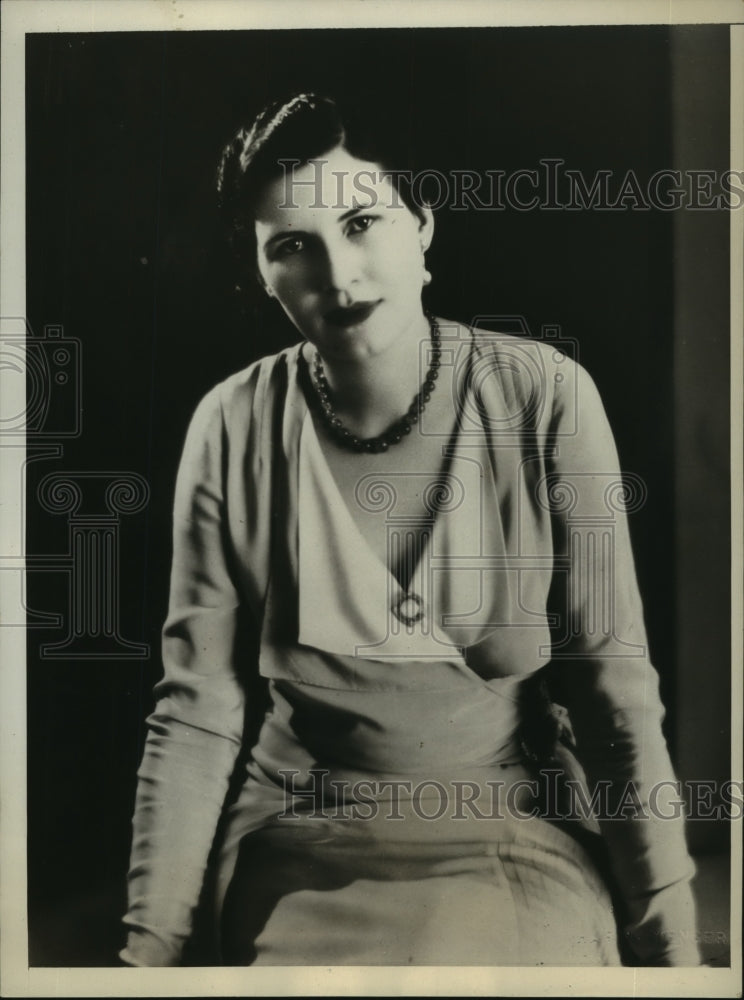 1931 Press Photo Secretary Exclusive Embassy Sunshine Duncan Working in Film