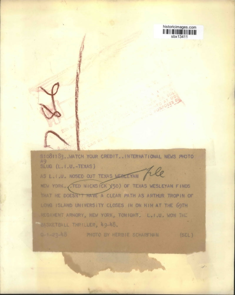 1948 Press Photo Ted Nicksick in Texas Wesleyan Basketball Game - sbx13411