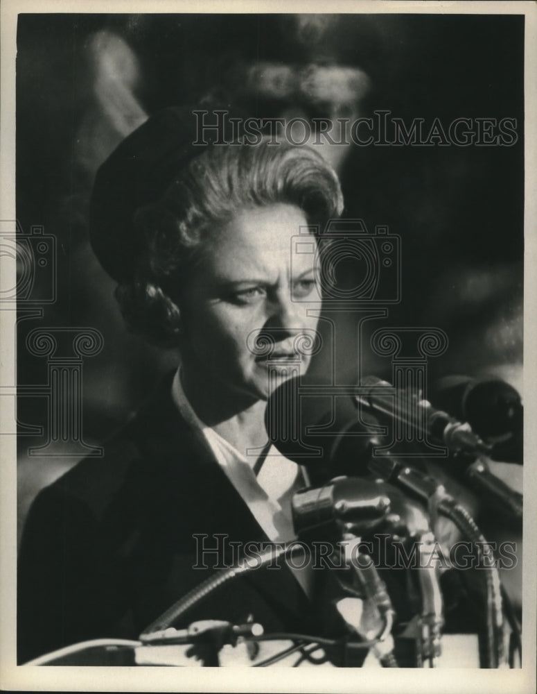 1967 Press Photo Gov Lurleen Wallace Assures Her Manner Before Auciences