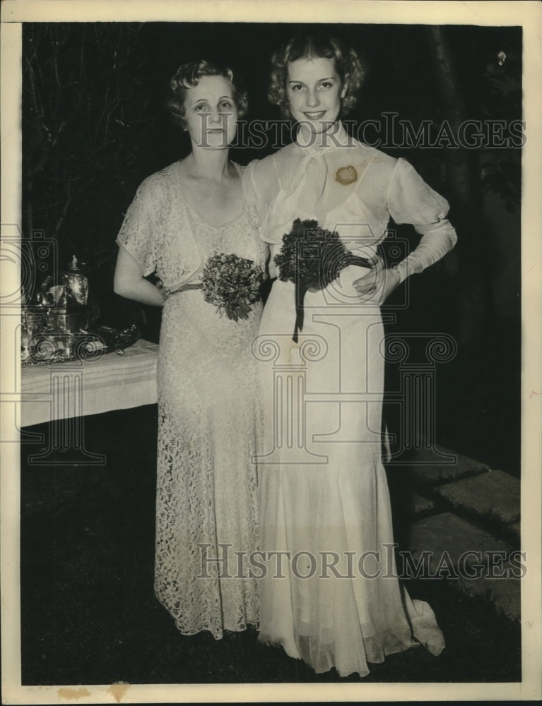 1935 Press Photo Mrs Anita Fremault Shown With Her Daughter Anita Louise