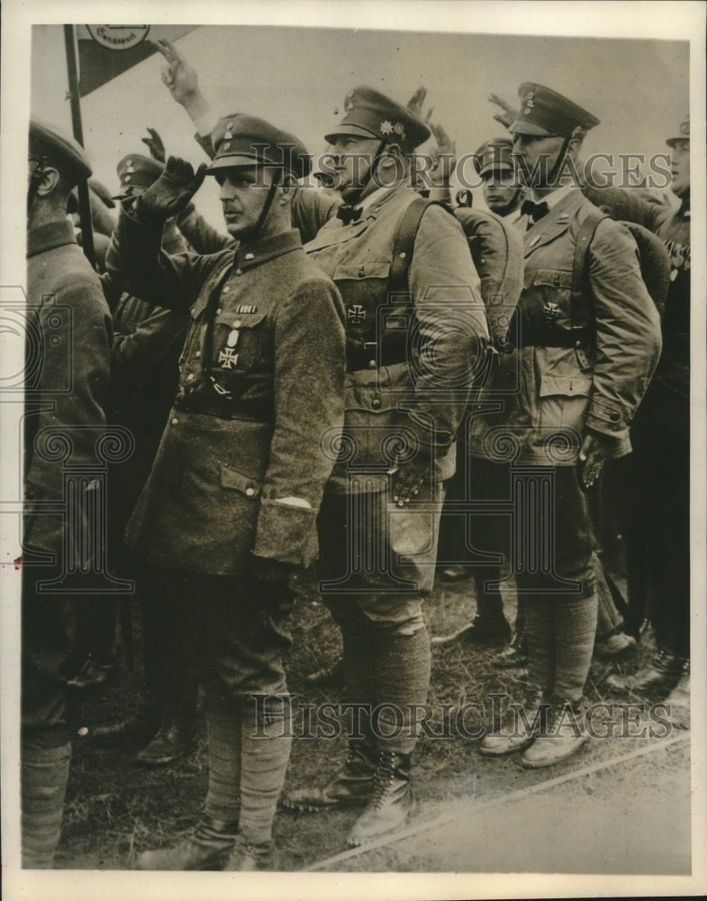 1947 Press Photo Prince Eitel Friedrich & Prince Oskar Appear at Parade