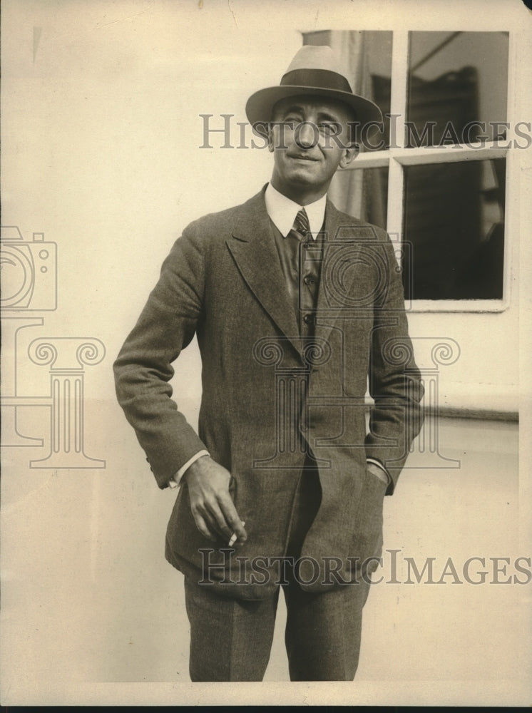 Press Photo man smoking a cigarette - sbx14981