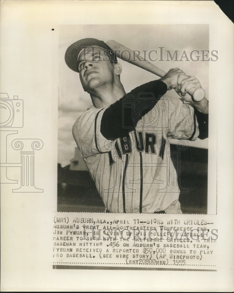1955 Press Photo Jim Pyburn Signs with Baltimore Orioles as Third Baseman