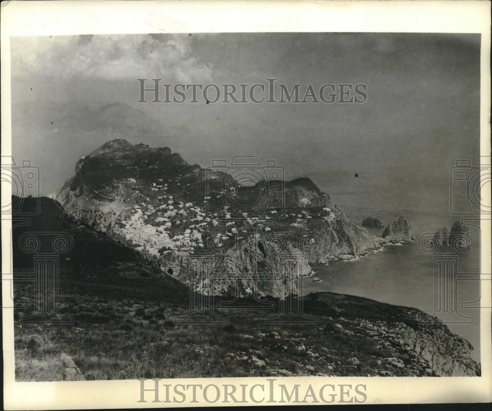 1940 Press Photo Isle of Capri tourists site - sbx15361