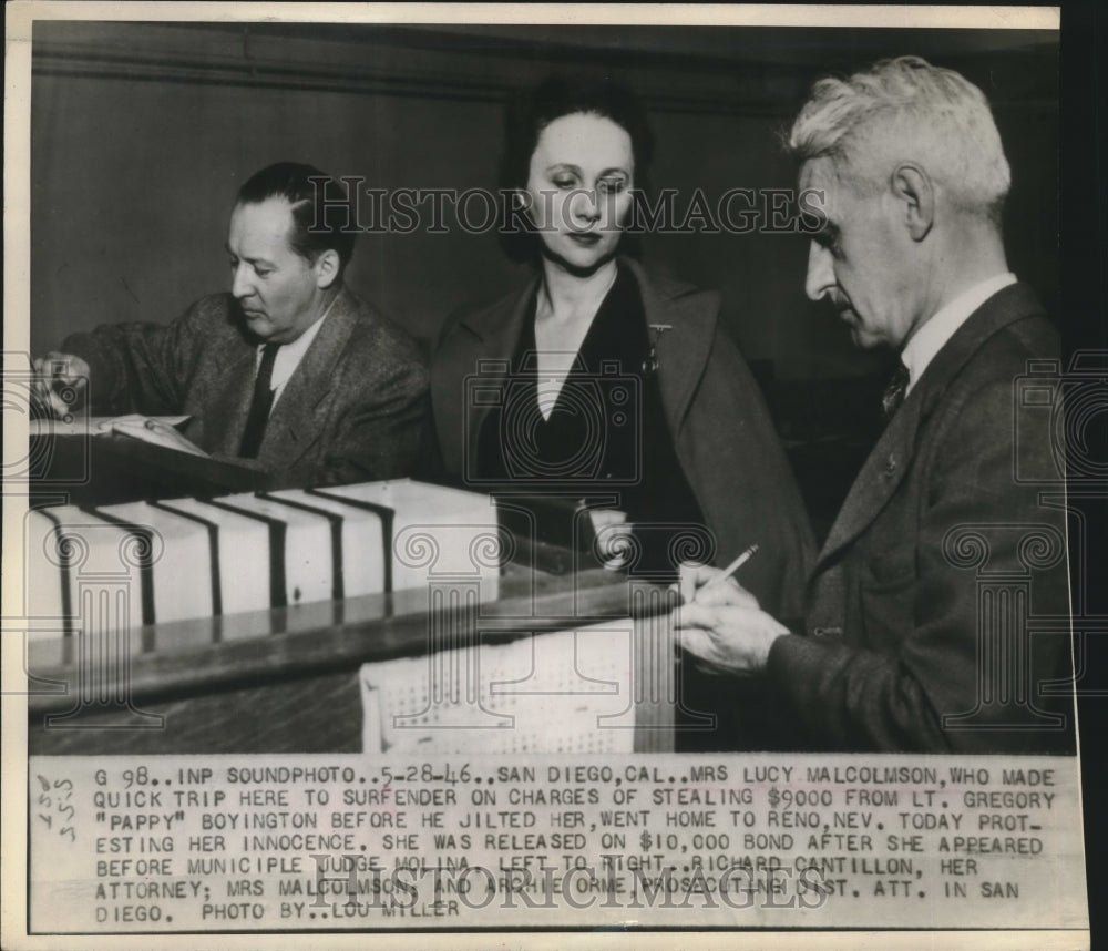 1946 Press Photo Lucy Malcolmson with attorneys Richard Cantillon, Archie Orme