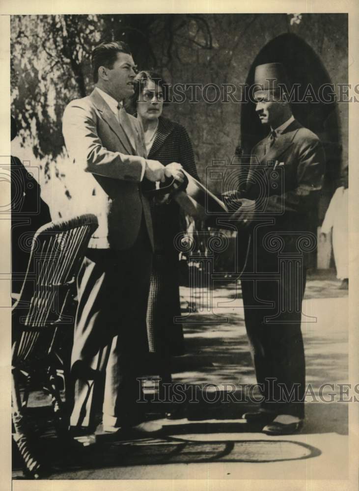 1931 Press Photo Mr. and Mrs. James Joseph Tunney in Cairo, Egypt at Hotel- Historic Images