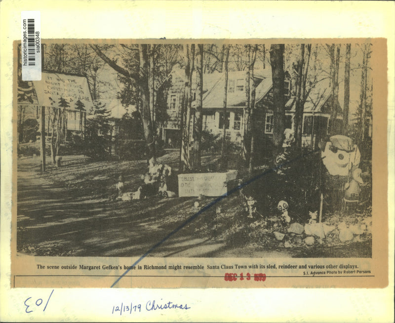 Load image into Gallery viewer, 1979 Press Photo Christmas display at Margaret Gefken's home, Richmond
