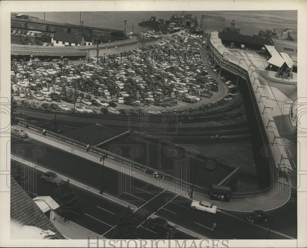 1954 Press Photo A parking lot filled with vehicles on Staten Island - sia04896