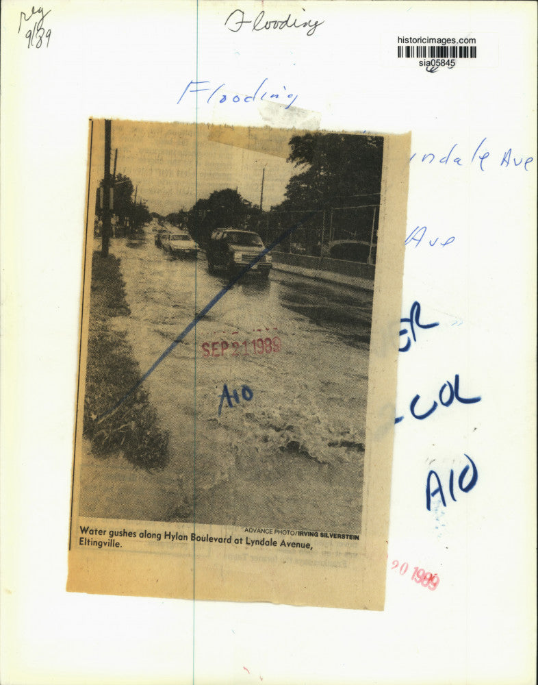 1989 Press Photo Flood waters at Hylan Boulevard & Lyndale Avenue, Eltingville