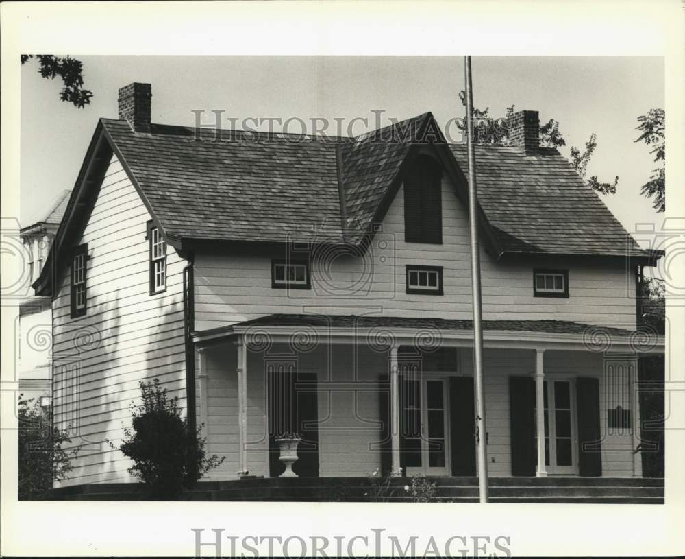 1988 Press Photo Exterior view of the Garibaldi-Meucci Museum, Rosebank