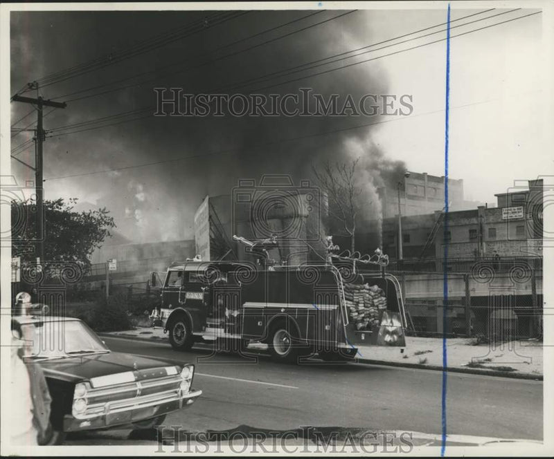 Load image into Gallery viewer, 1965 Press Photo View of Gypsum plant fire from Richmond Terrace - sia07460
