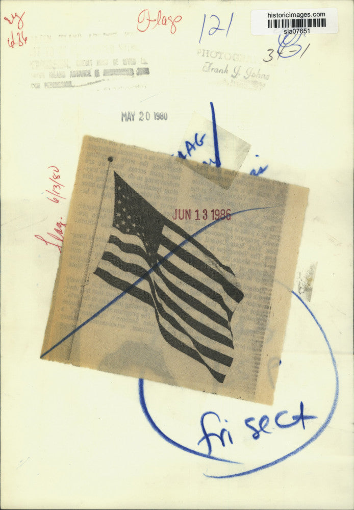 Load image into Gallery viewer, 1980 Press Photo The American Flag - sia07651
