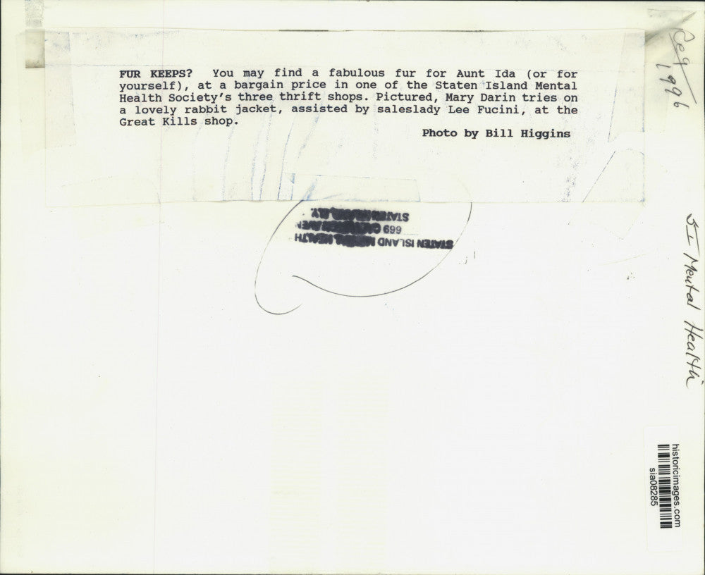 1996 Press Photo Staten Island Mental Health Society Thrift shop, Great Kills