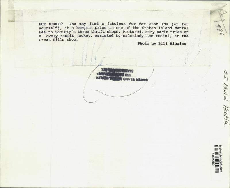 Load image into Gallery viewer, 1996 Press Photo Staten Island Mental Health Society Thrift shop, Great Kills
