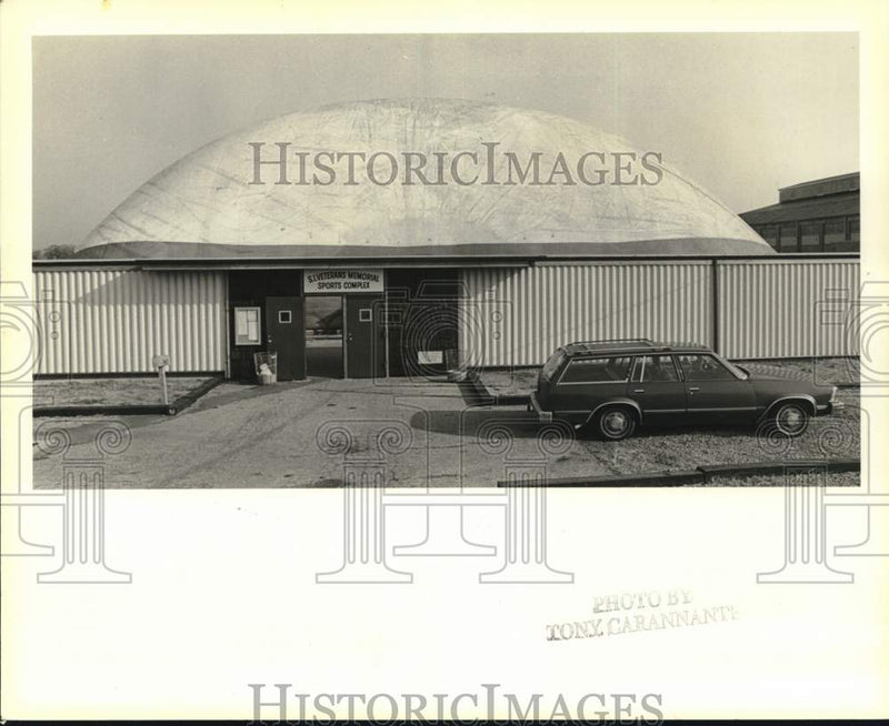 Load image into Gallery viewer, Press Photo Staten Island Veterans Memorial Sports Complex exterior view
