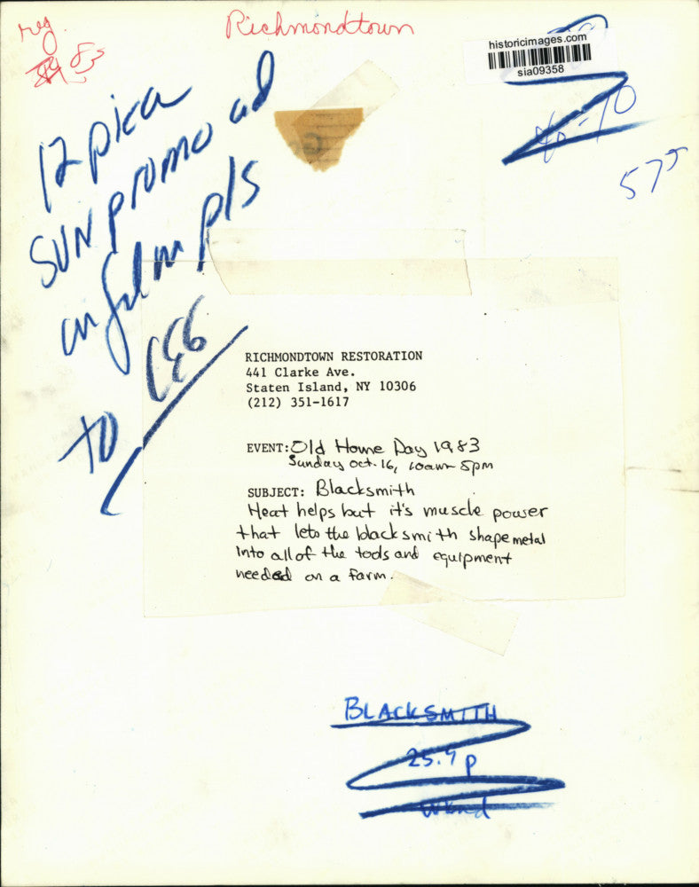 1983 Press Photo Blacksmith at Richmondtown Restoration, Staten Island