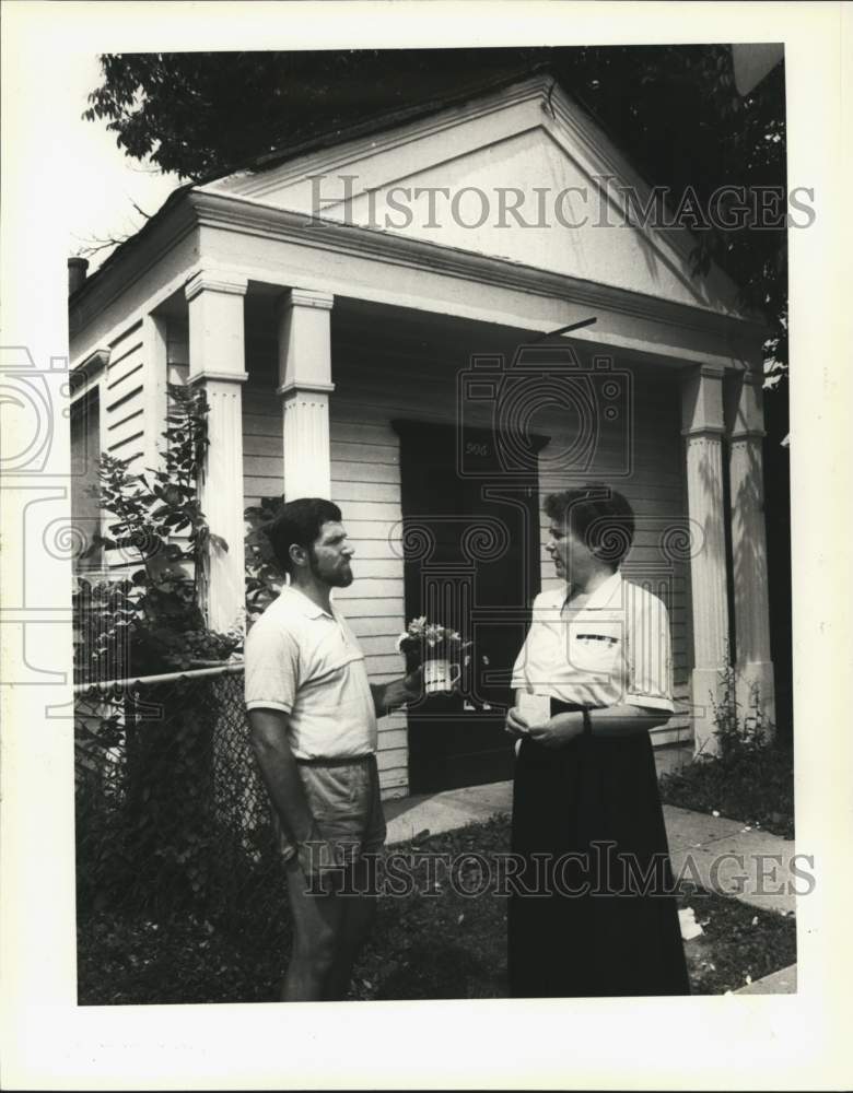1990 Press Photo Reformed Church Reverend Richard Weyer & other, Huguenot