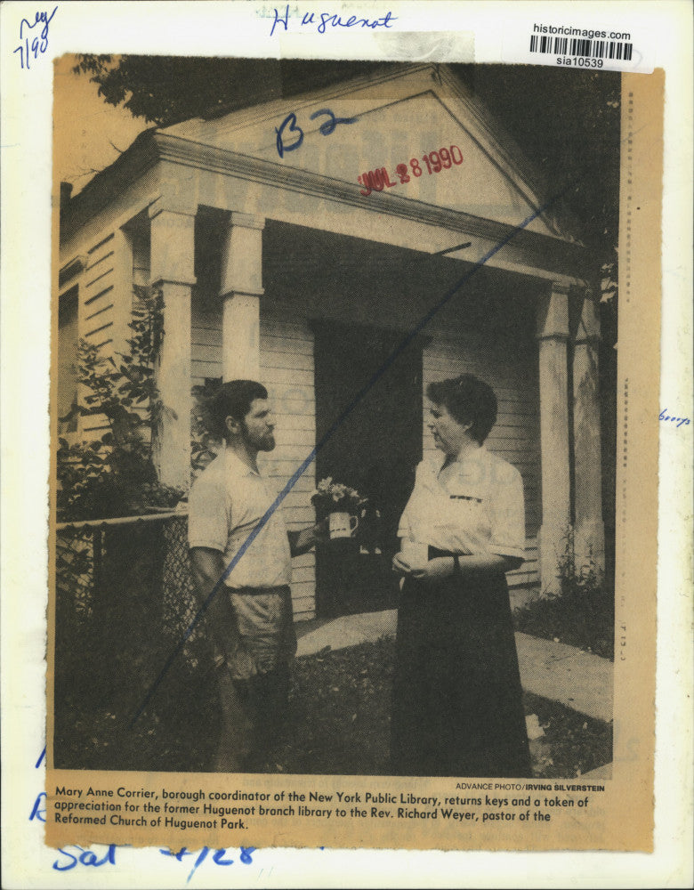1990 Press Photo Reformed Church Reverend Richard Weyer & other, Huguenot