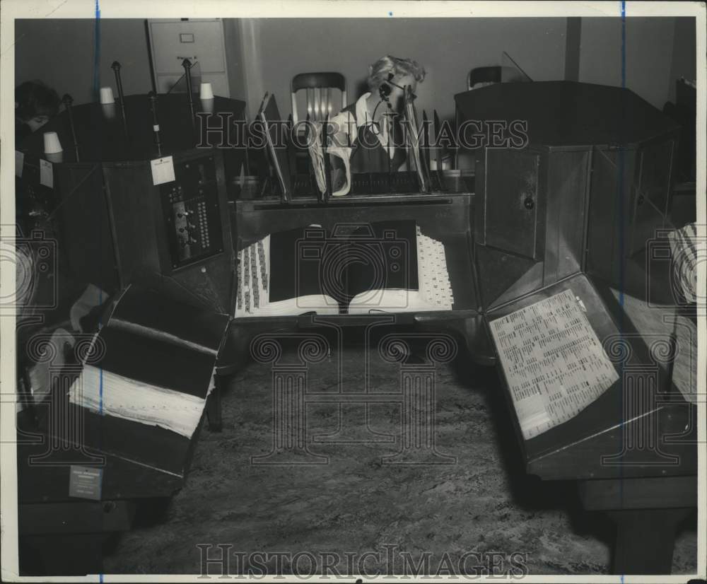 1964 Press Photo Telephone company operator at work - sia10686