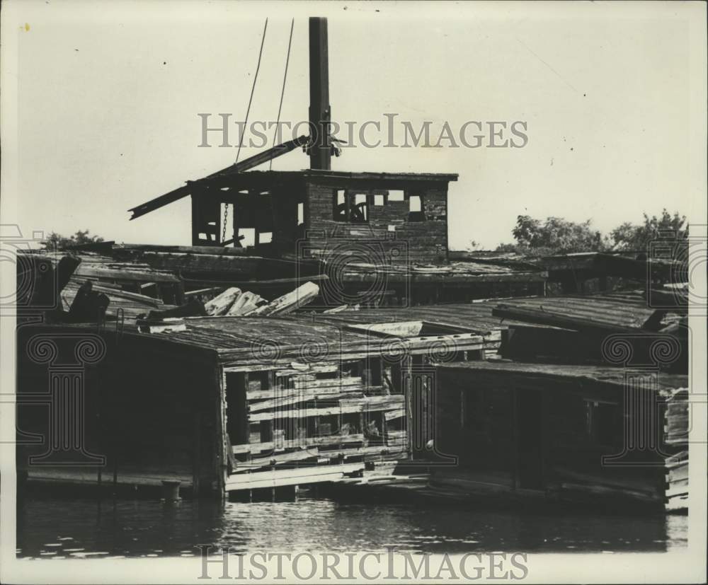 1974 Press Photo View of building ruins on Shooter&#39;s Island - sia10929