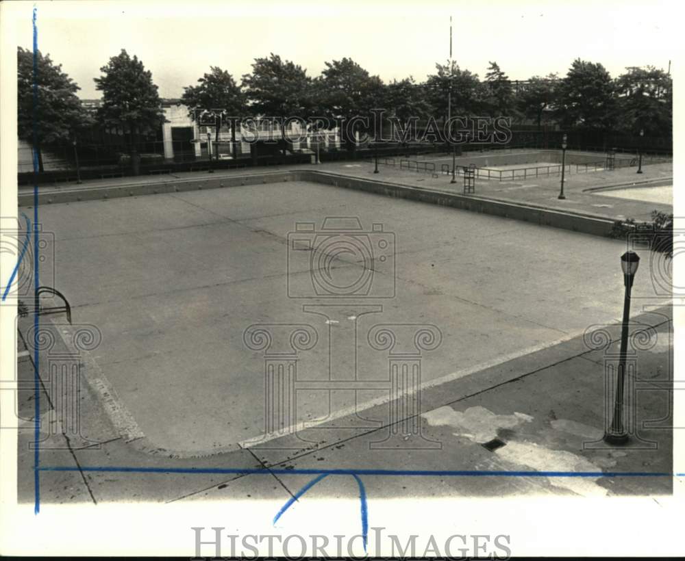 1980 Press Photo Overhead view of Lyons Pool in Tompkinsville - sia12316