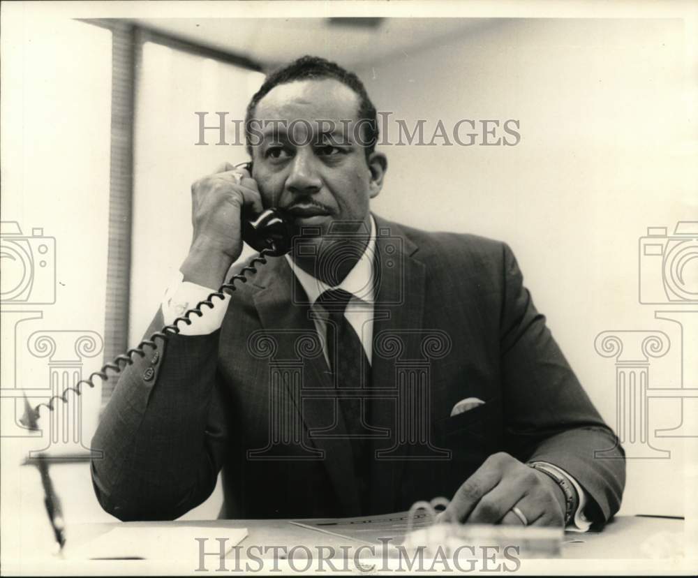 1969 Press Photo William Gaines, Head Arthur Kill Project - sia13133- Historic Images