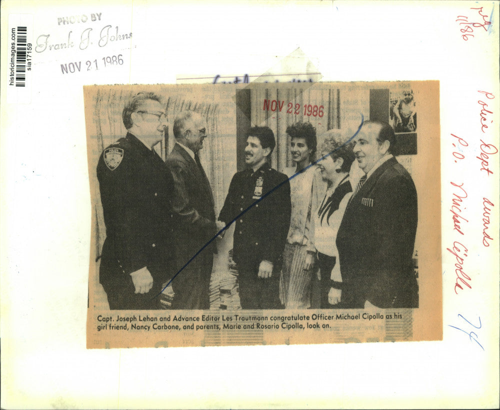 1986 Press Photo Police Officer Michael Cipolla being honored at awards & group