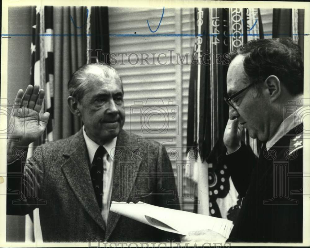 1984 Press Photo Staten Senator John J. Marchi being commissioned a colonel- Historic Images