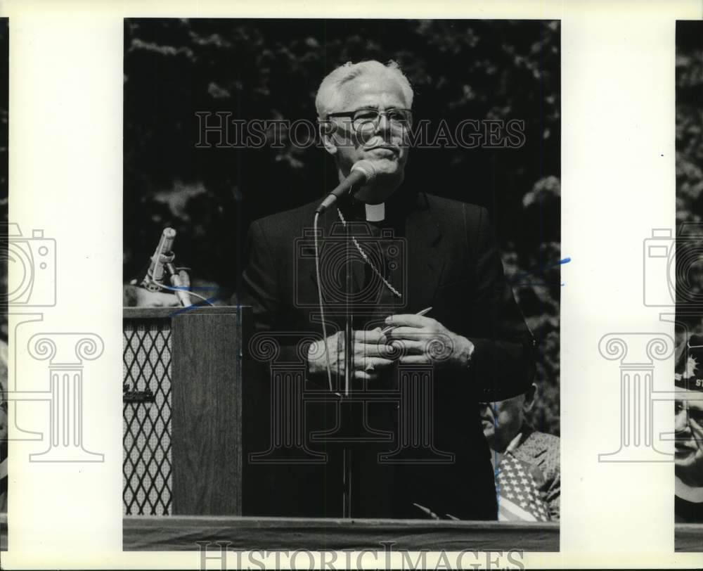 1986 Press Photo Bishop Patrick V. Ahern, episcopal vicar of Staten Island- Historic Images