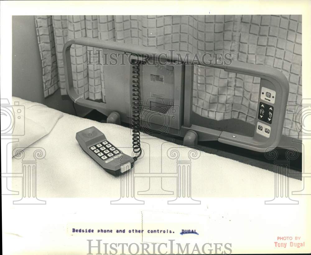 1984 Press Photo Bayley Seton Hospital Bedside Phone and Controls - sia22079- Historic Images