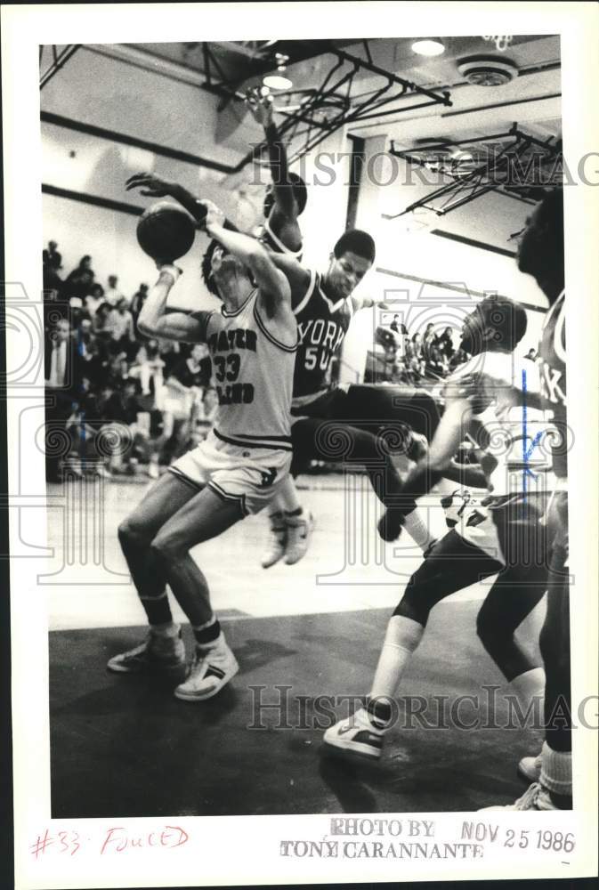 1986 Press Photo #50, Mark Green Fouls #33, College of Staten Island Basketball- Historic Images