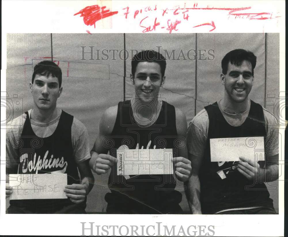 Press Photo Lee Falbo &amp; fellow College of Staten Island Basketball teammates- Historic Images