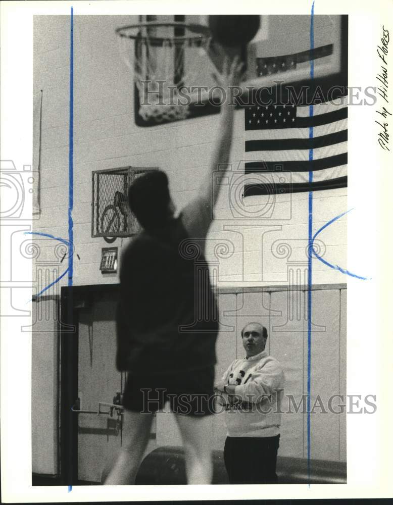 Press Photo College of Staten Island basketball practice - sia24399- Historic Images