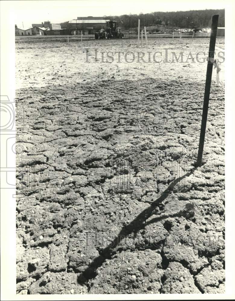 1987 Press Photo College of Staten Island Baseball Field Pitchers Mound Crackled- Historic Images