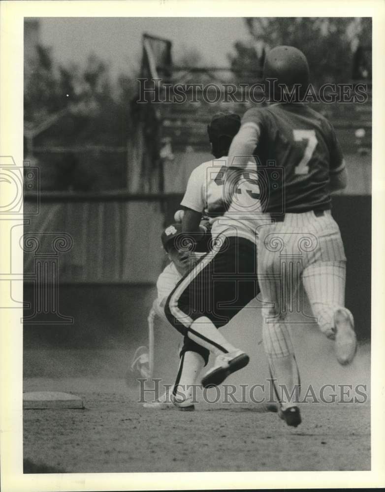 1986 Press Photo St. Francis College Baseball Game - sia24446- Historic Images