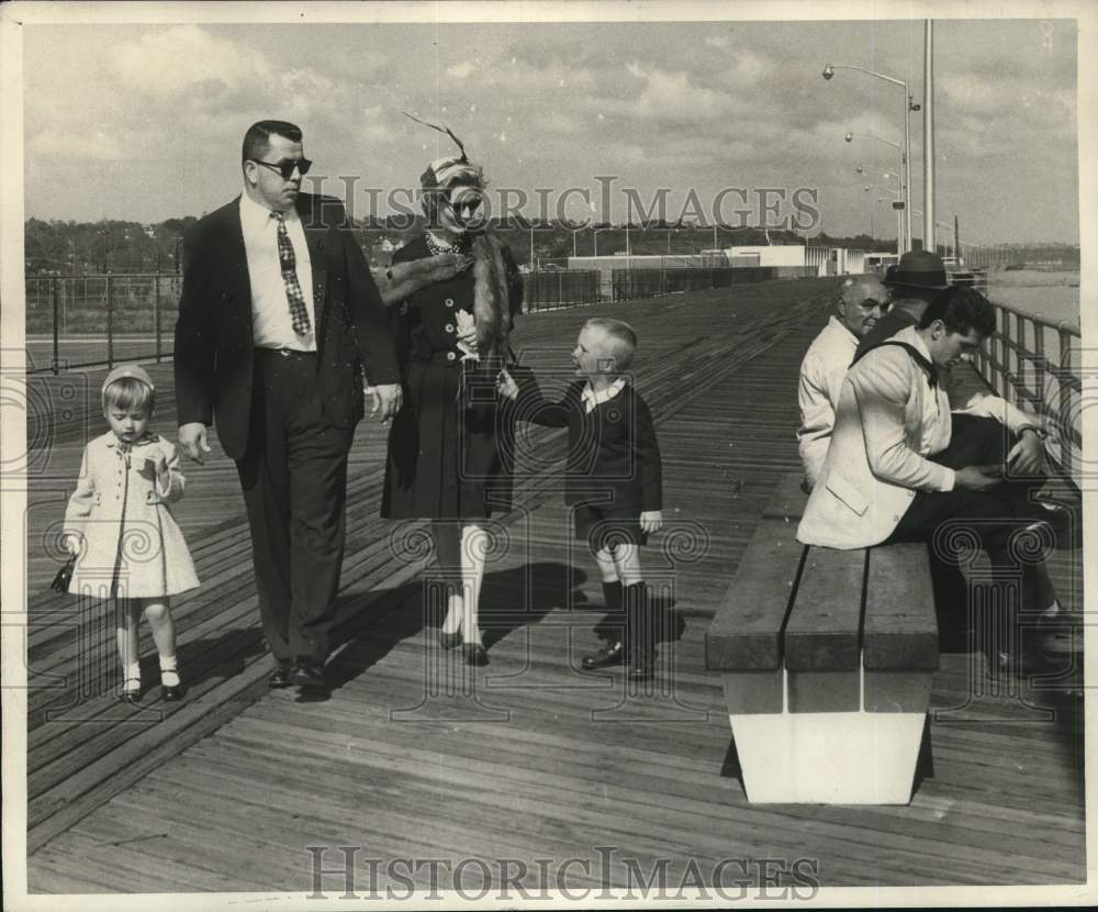 1961 Press Photo Family Enjoys Walk on South Beach Boardwalk - sia24568