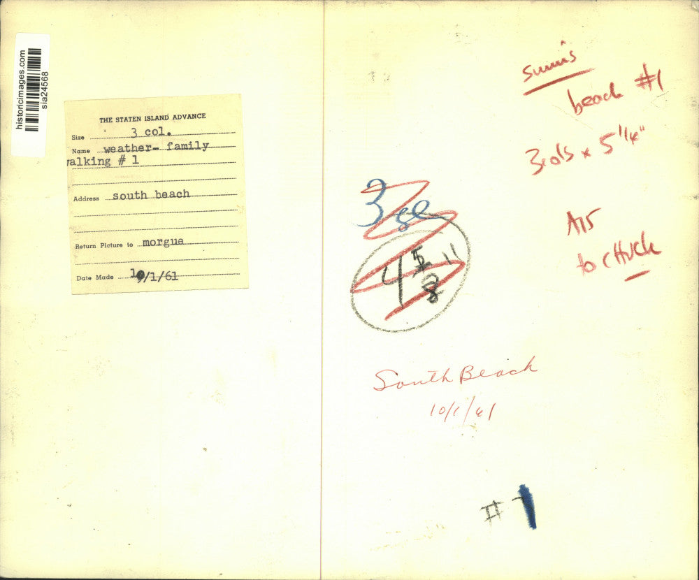 1961 Press Photo Family Enjoys Walk on South Beach Boardwalk - sia24568