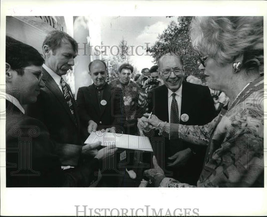 1993 Press Photo Attendees at Signing of "Declaration of Independence"- Historic Images